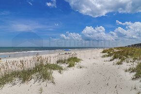 226 Sf 2nd Floor 3 Bedroom Townhouse by RedAwning