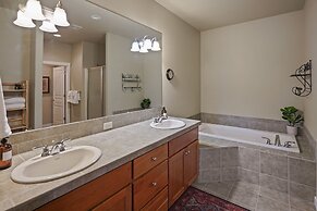 Enchantment At Eagle Crest 2 Bedroom Townhouse by RedAwning