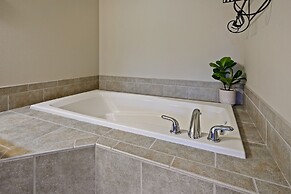 Enchantment At Eagle Crest 2 Bedroom Townhouse by RedAwning