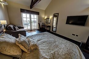 Kings Croft Hotel