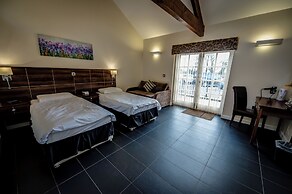 Kings Croft Hotel
