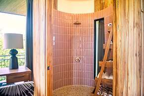 Suitree Experience Hotel