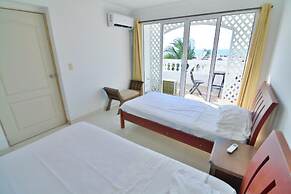 4S-9 CASA DE 4 ALCOBAS FRENTE A LA PLAYA