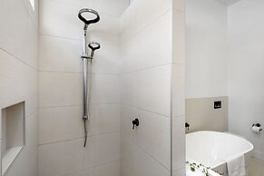 Tropical Paradise -Pool - Spa - Spacious