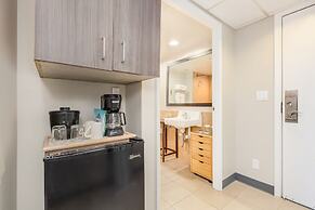 Castle at Palms at Waikīkī