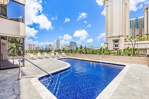 Castle at Palms at Waikīkī