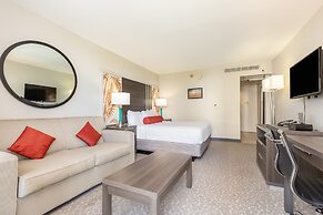 Castle at Palms at Waikīkī