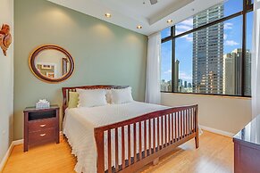 Castle at Palms at Waikīkī