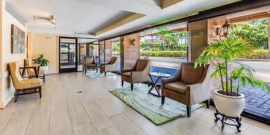 Castle at Palms at Waikīkī