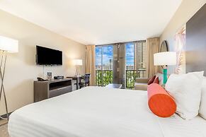 Castle at Palms at Waikīkī