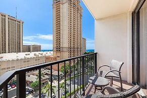 Castle at Palms at Waikīkī