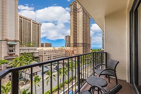 Castle at Palms at Waikīkī