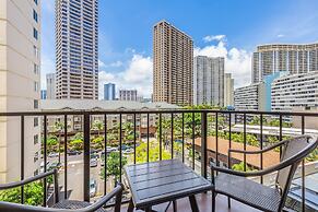 Castle at Palms at Waikīkī