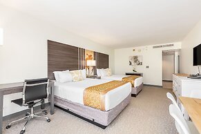 Castle at Palms at Waikīkī