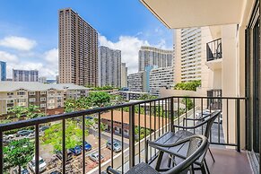 Castle at Palms at Waikīkī