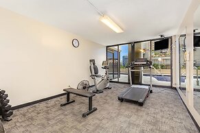 Castle at Palms at Waikīkī