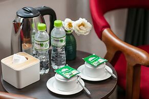 Silk Flower Hotel & Spa