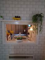 Whole Apartment With Balcony, Breakfast & Parking