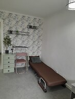 Whole Apartment With Balcony, Breakfast & Parking