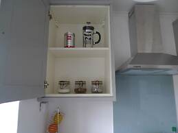 Whole Apartment With Balcony, Breakfast & Parking