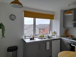 Whole Apartment With Balcony, Breakfast & Parking