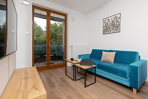 Warsaw Aleja Solidarności by Renters