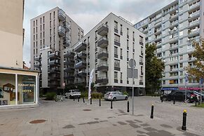 Warsaw Aleja Solidarności by Renters