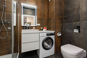 Warsaw Aleja Solidarności by Renters