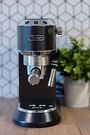 Warsaw Aleja Solidarności by Renters