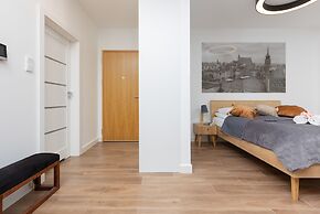 Warsaw Aleja Solidarności by Renters