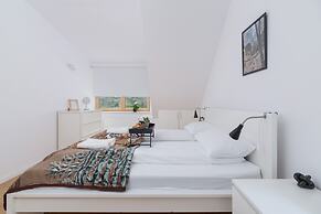 Beautiful House Korzkiew by Renters