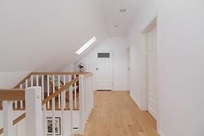 Beautiful House Korzkiew by Renters