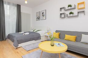 Studio Warsaw Kolejowa by Renters