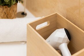 Studio Warsaw Kolejowa by Renters