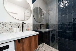 Lake Club Apartments - LoftAffair