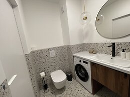 Lake Club Apartments - LoftAffair