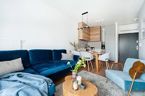 Lake Club Apartments - LoftAffair