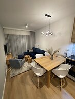 Lake Club Apartments - LoftAffair