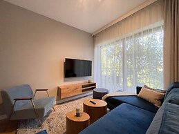 Lake Club Apartments - LoftAffair