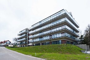 Lake Club Apartments - LoftAffair