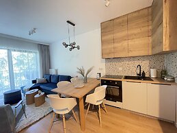 Lake Club Apartments - LoftAffair