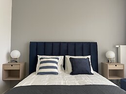 Lake Club Apartments - LoftAffair