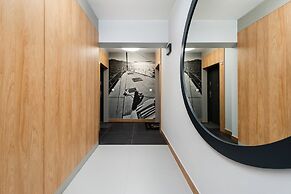 Lake Club Apartments - LoftAffair