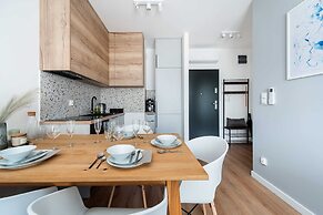 Lake Club Apartments - LoftAffair