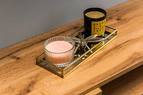 Lake Club Apartments - LoftAffair