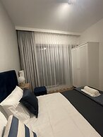 Lake Club Apartments - LoftAffair