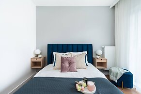 Lake Club Apartments - LoftAffair