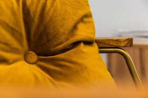 Lake Club Apartments - LoftAffair