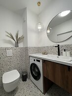 Lake Club Apartments - LoftAffair