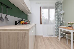 Warsaw Studio Woronicza by Renters